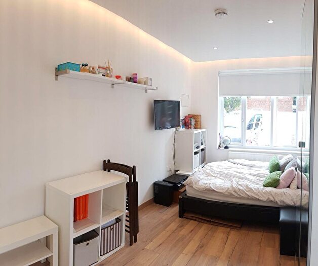 Studio To Rent In Heathstan Road, London, W12