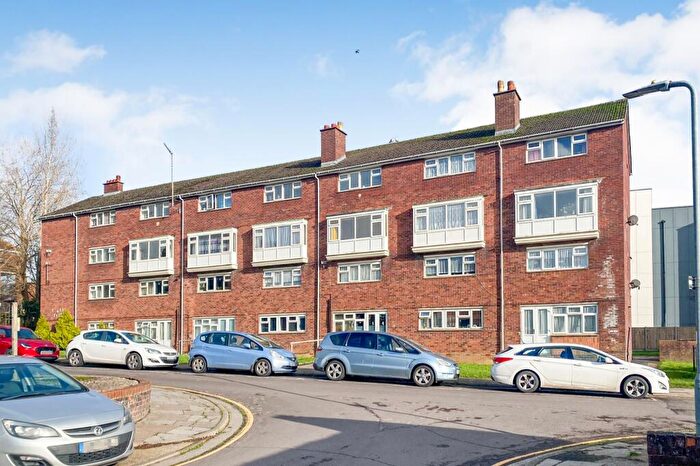 2 Bedroom Flat For Sale In Flat Wellington Flats, Salthouse Lane, Yeovil, BA20