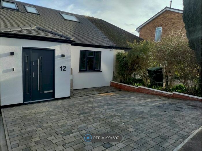 4 Bedroom Semi-Detached House To Rent In Princes Road, Buckhurst Hill, IG9