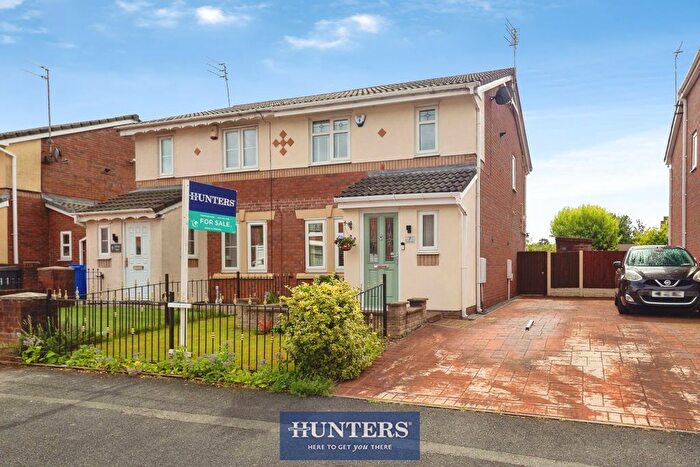 3 Bedroom Semi-Detached House For Sale In Cedar Street, Ashton-Under-Lyne, OL6