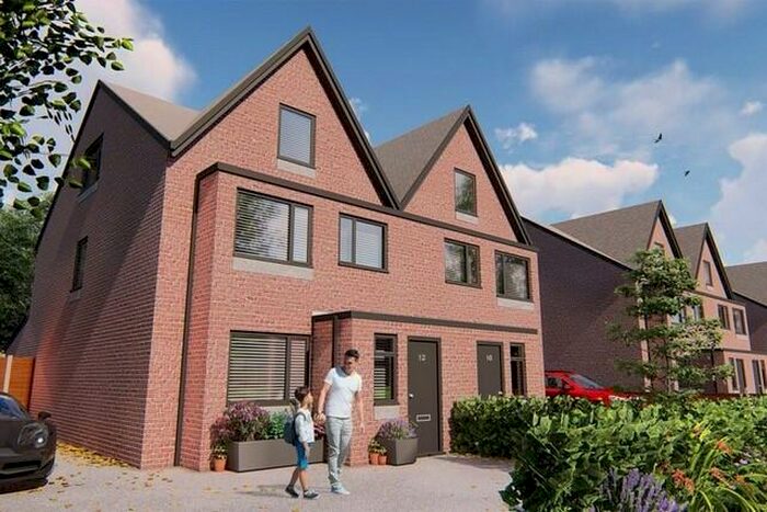 4 Bedroom Semi-Detached House For Sale In Walkden Road, Worsley, M28