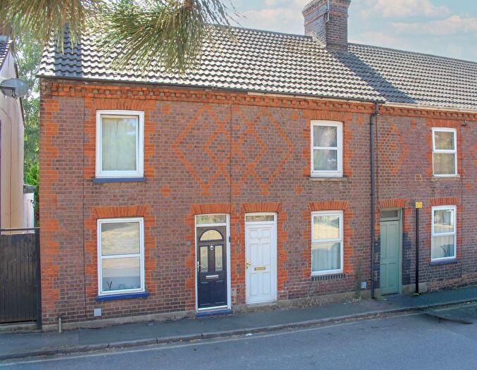 2 Bedroom Terraced House For Sale In St Andrews Street, Leighton Buzzard, LU7