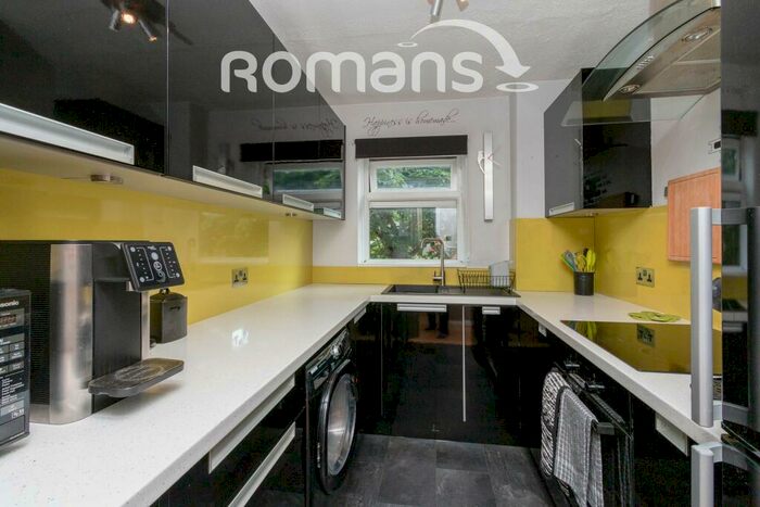 1 Bedroom Apartment To Rent In Bartons Way, Farnborough, GU14