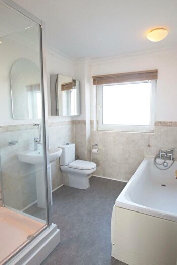 4 Bedroom Terraced House To Rent In Sparrow Drive, Orpington, BR5