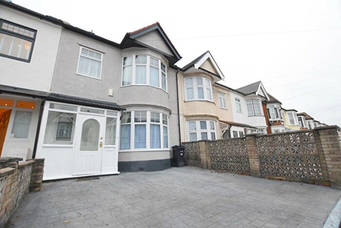 4 Bedroom Terraced House To Rent In Coventry Road, Ilford, IG1