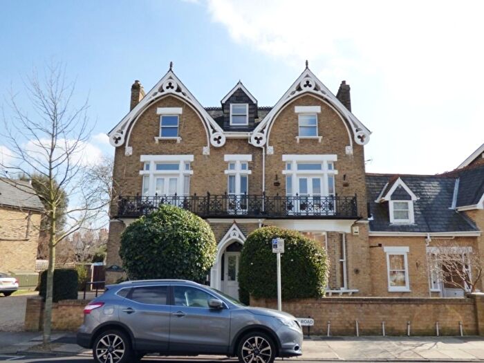 2 Bedroom Flat To Rent In Ennerdale Lodge, Kew, Richmond, Surrey, TW9