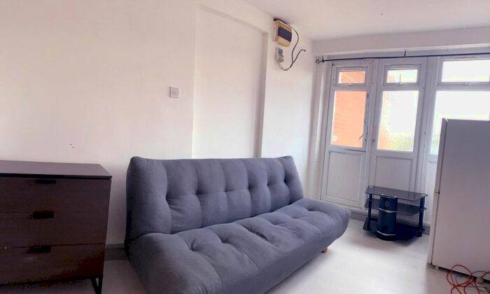 1 Bedroom Studio To Rent In Pavilion Way, Burnt Oak, Edgware, HA8