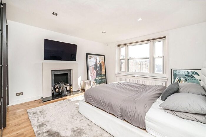 3 Bedroom Flat To Rent In Ennismore Gardens, London, SW7