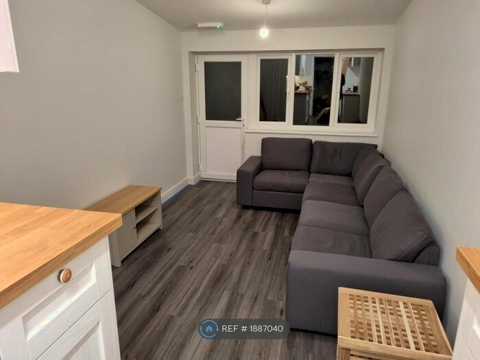 6 Bedroom Terraced House To Rent In Parkstone Avenue, Bristol, BS7