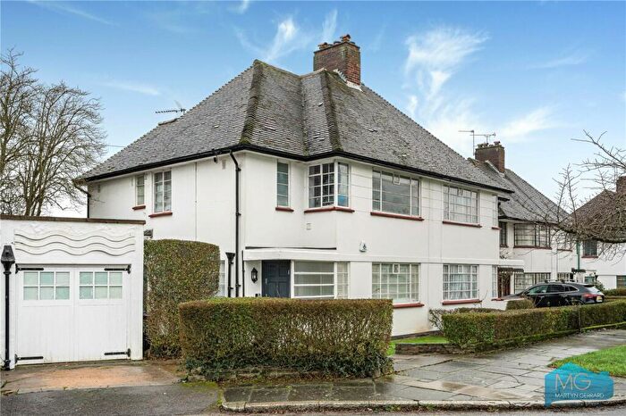 4 Bedroom Semi Detached House For Sale In Howard Walk, London, N2