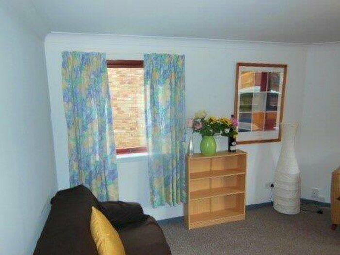 2 Bedroom Flat To Rent In St Clair Street, Edinburgh, EH6