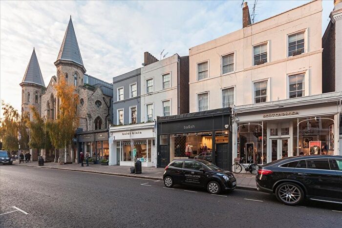 2 Bedroom Flat To Rent In Westbourne Grove, London, W11