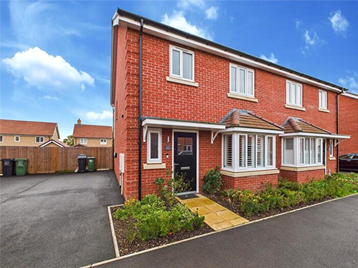3 Bedroom Semi-Detached House For Sale In Hilton Drive, Hatfield Peverel, Chelmsford, Essex, CM3