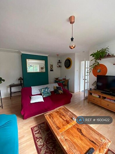 2 Bedroom Flat To Rent In Fairwood Road, Cardiff, CF5