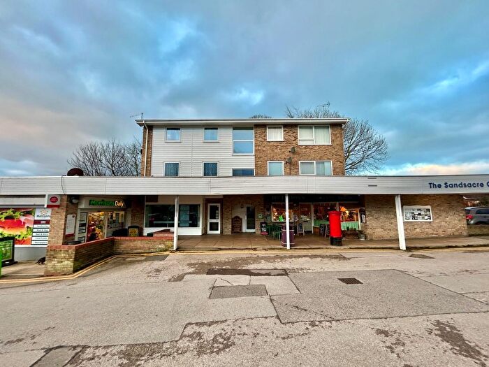 2 Bedroom Flat To Rent In Bed First Floor Flat, Sandsacre Centre, Wheatley Drive, Bridlington, YO16