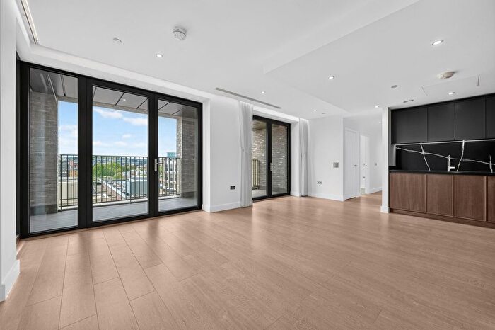 2 Bedroom Flat To Rent In Dispatch House, Paragon Square, WC1X