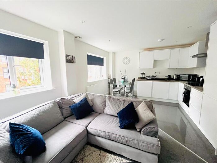 1 Bedroom Apartment For Sale In Queens Terrace, Southampton, SO14