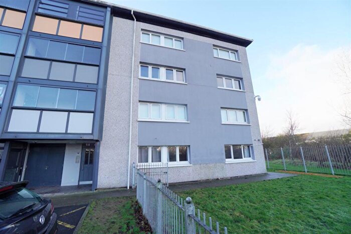 2 Bedroom Flat To Rent In Burns Road, Kirkintilloch, Glasgow, G66