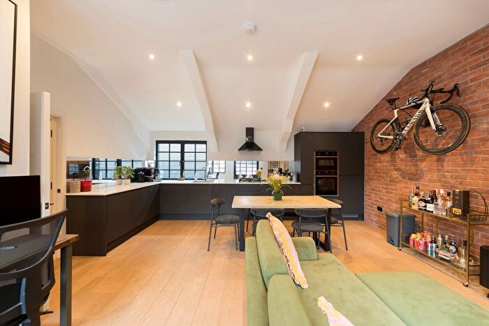 2 Bedroom Flat For Sale In Caxton Road, Wimbledon, SW19