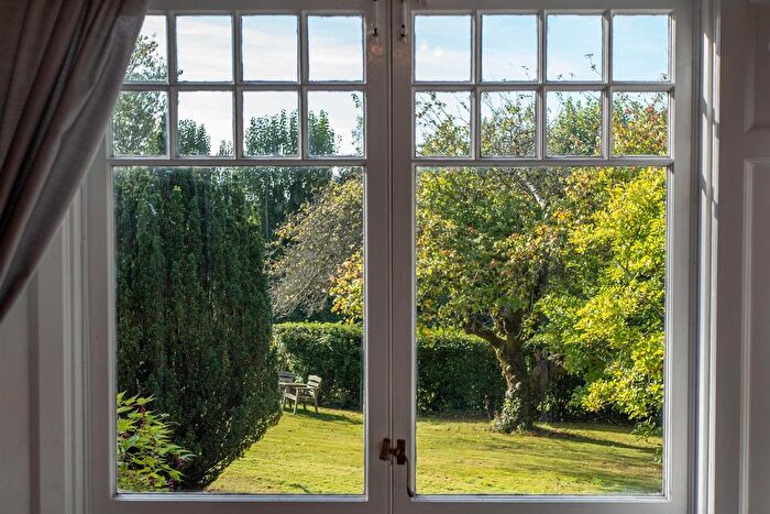 5 Bedroom Detached House For Sale In Ruckinge Road, Hamstreet, Ashford, TN26 - Photo 12