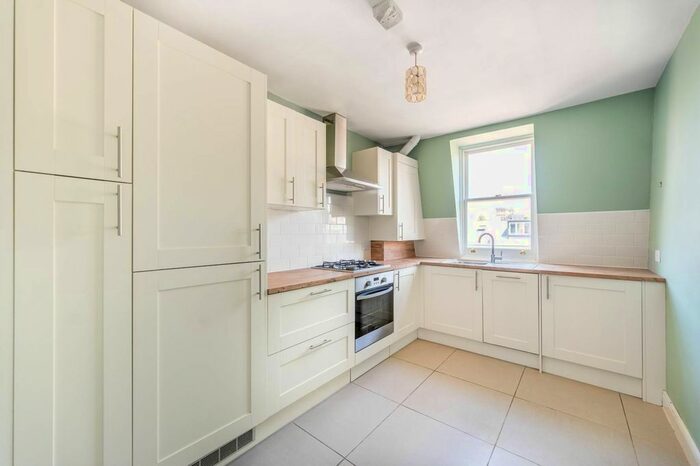 2 Bedroom Flat To Rent In Sinclair Road, Brook Green, London, W14