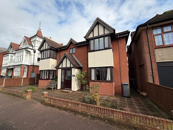 2 Bedroom Flat For Sale In The Gables, Tomline Road, Felixstowe, IP11