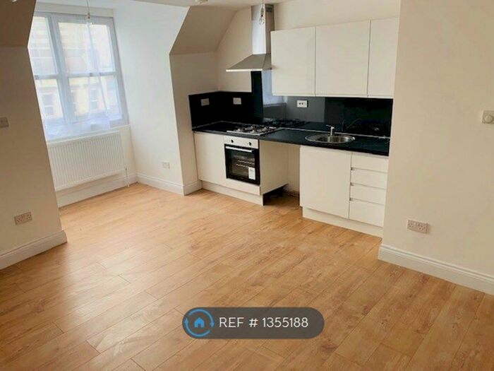 Studio To Rent In High Street North, Dunstable, LU6