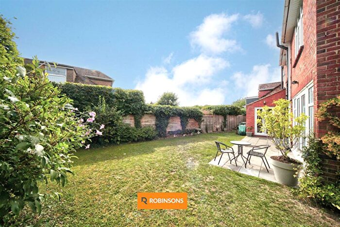 4 Bedroom Detached House For Sale In Totternhoe Road, Dunstable, LU6