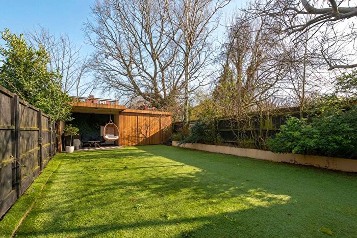 4 Bedroom Terraced House For Sale In Sunny Gardens Road, Hendon, London, NW4