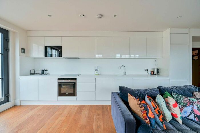 1 Bedroom Flat To Rent In Koops Mill Mews, Bermondsey, London, SE1