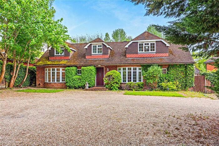 5 Bedroom Detached House For Sale In Andover Road, Newbury, Berkshire, RG14