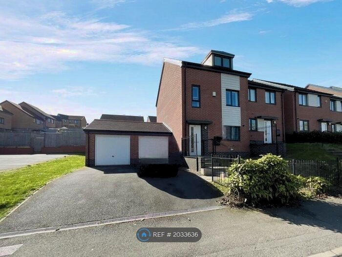 3 Bedroom Semi-Detached House To Rent In Broomhouse Lane, Edlington, Doncaster, DN12