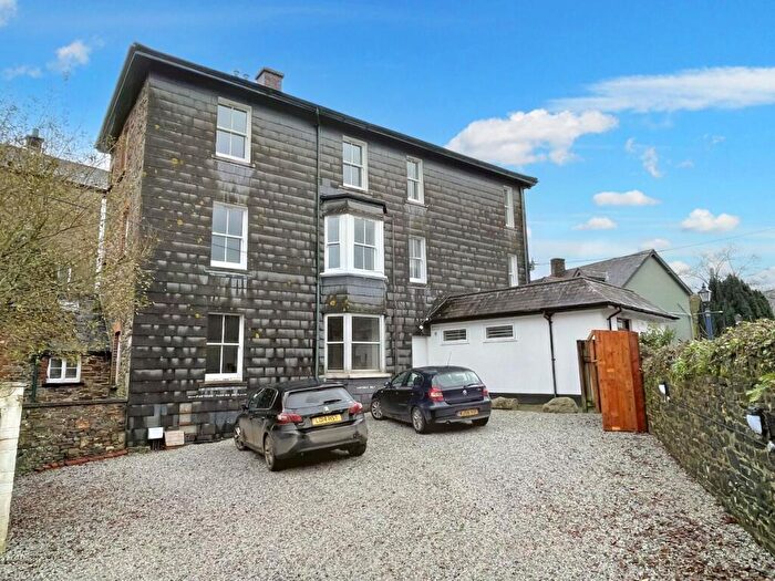 2 Bedroom Apartment To Rent In Fore Street, EX20