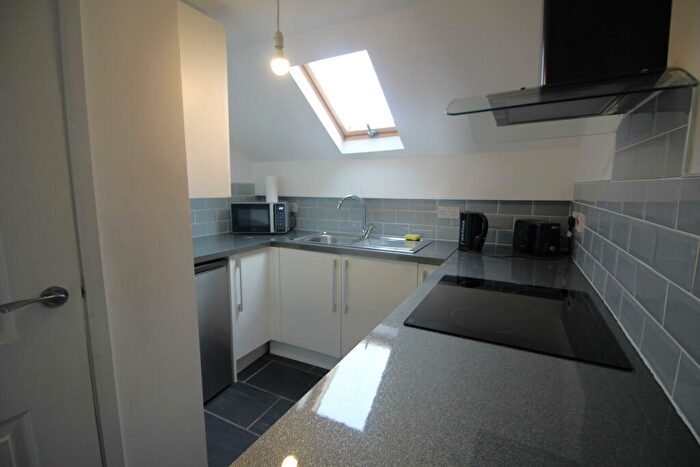 1 Bedroom House Of Multiple Occupation To Rent In Broadway, Chadderton, OL9