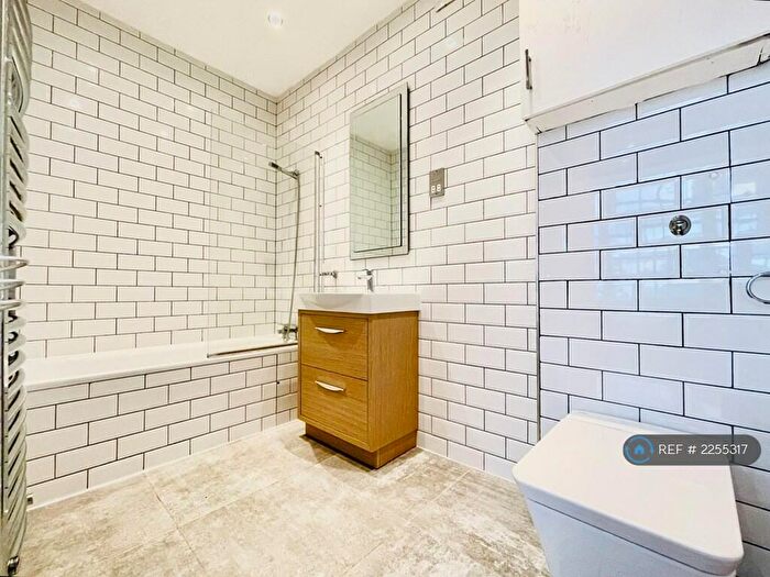 1 Bedroom Flat To Rent In Kennington Road, London, SE11