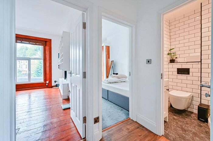 1 Bedroom Flat To Rent In Caledonian Road, , Islington, London, N7