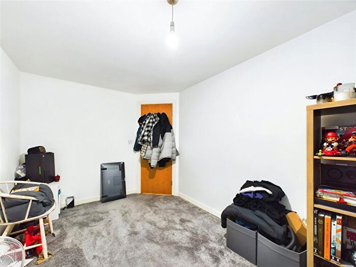 2 Bedroom Apartment For Sale In Waterfront Plaza, Nottingham, NG2