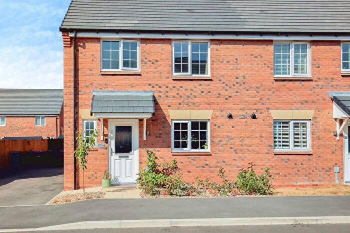3 Bedroom Semi-Detached House For Sale In Regency Crescent, Stamford, PE9