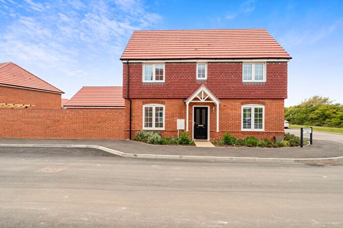 3 Bedroom Detached House For Sale In Tiller Crescent, Bognor Regis, PO21