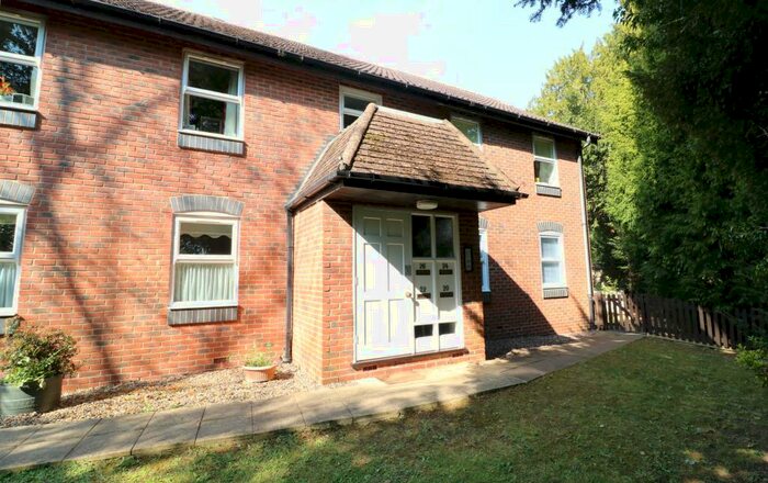 2 Bedroom Apartment To Rent In Saunders Court, Purley On Thames, RG8