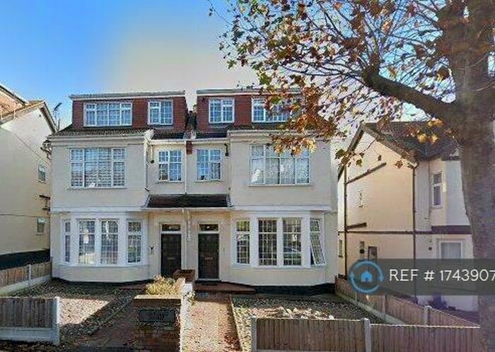 1 Bedroom Flat To Rent In Manor Road, Westcliff-On-Sea, SS0