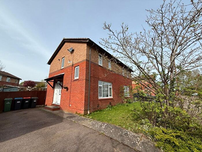 2 Bedroom Semi Detached House To Rent In Downhead Park, MK15