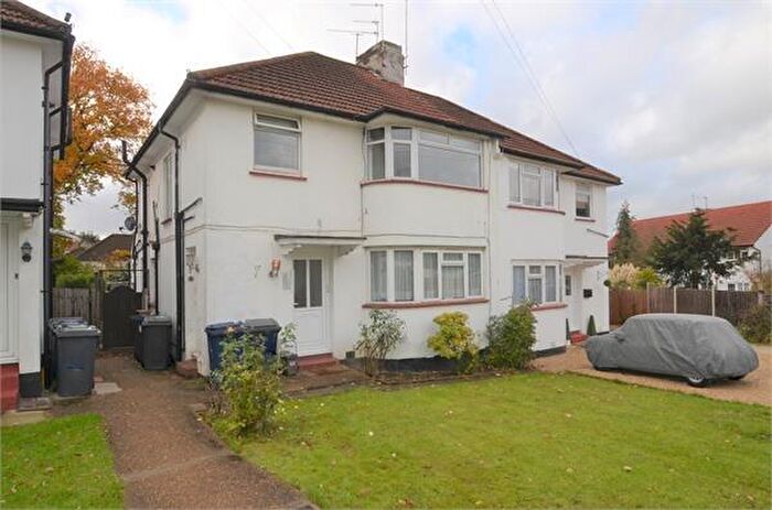 1 Bedroom Flat To Rent In Laleham Avenue, Mill Hill, NW7