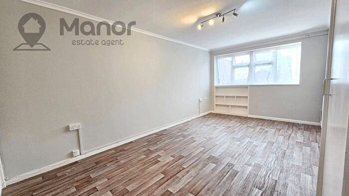 1 Bedroom Flat To Rent In Ongar Way, Rainham, RM13