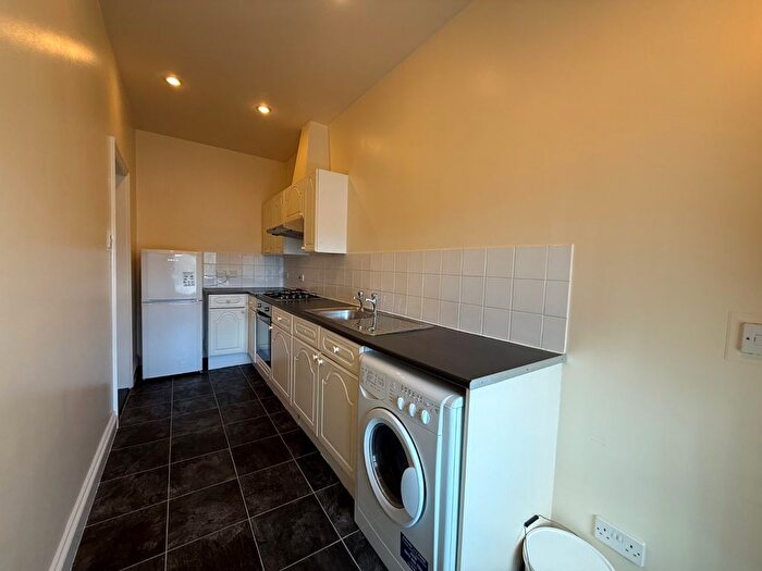 2 Bedroom Flat To Rent In Lansdowne Street, Southsea, Hampshire, PO5