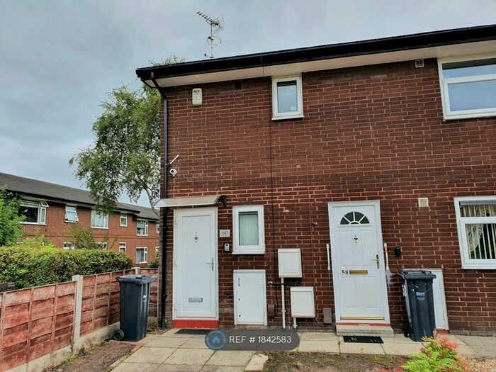 1 Bedroom Flat To Rent In Gingham Park, Radcliffe, Manchester, M26