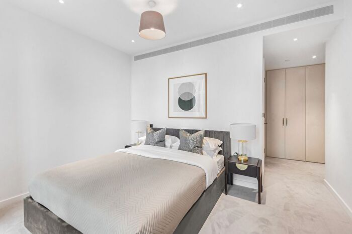3 Bedroom Flat To Rent In Thames City, London, SW8