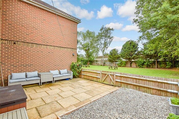 1 Bedroom Flat For Sale In London Road, West Kingsdown, Sevenoaks, Kent, TN15