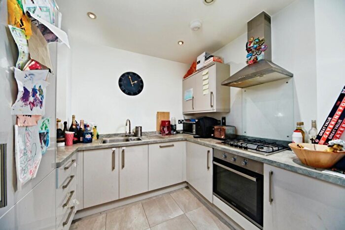 2 Bedroom Flat For Sale In Sanderstead Road, South Croydon, CR2