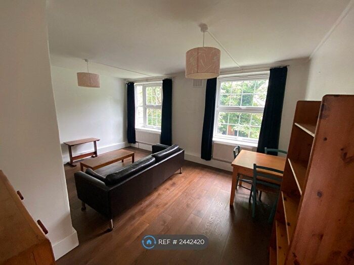 2 Bedroom Flat To Rent In Lordship Road, London, N16